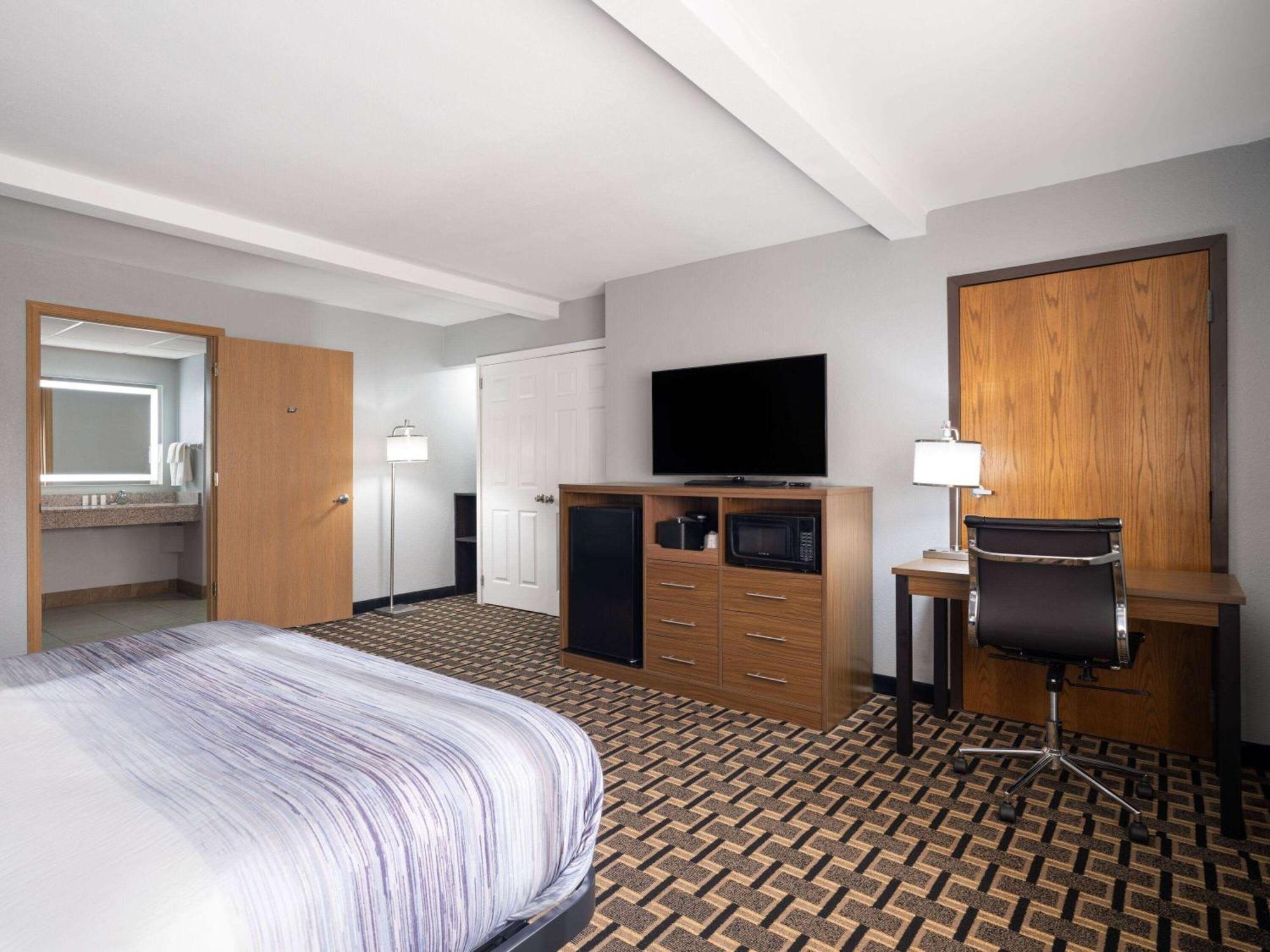 Americinn By Wyndham Woodstock Il Exterior foto